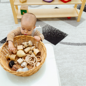 Atelier Montessori à Vanves avec Mikado